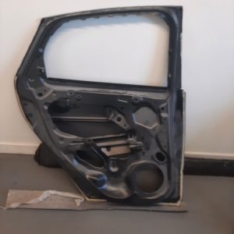 Ford focus door